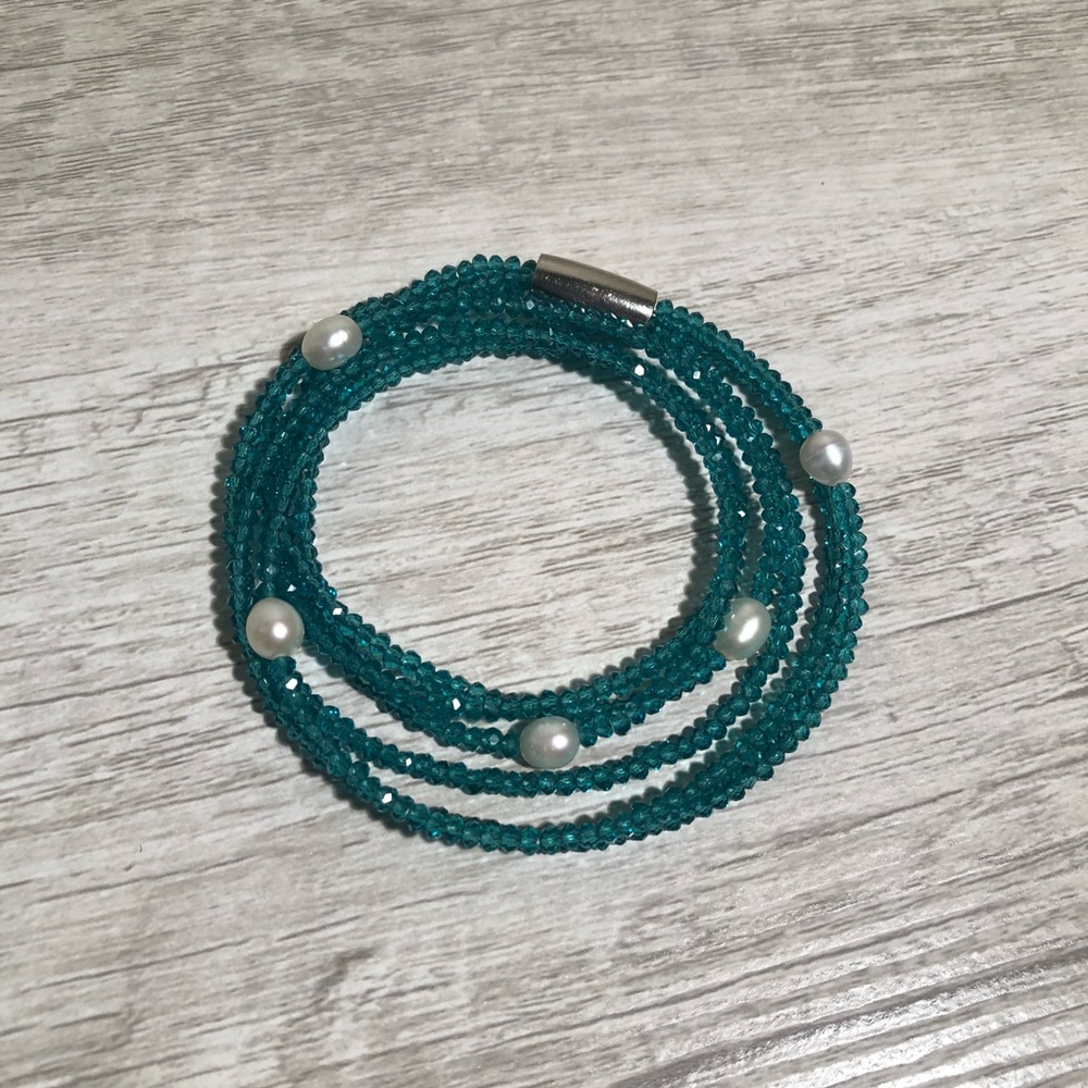 Vantel Pearls Wrap Bracelet